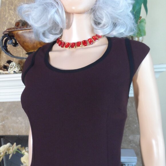 Dolce & Gabbana Virgin Wool Burgundy Sheath Dress w/Black Trim Size IT 44- US 8 - Picture 8 of 16